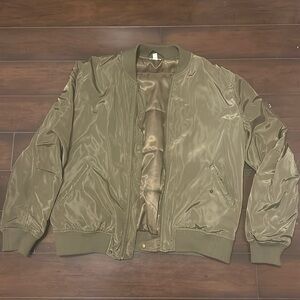 Army Green Bomber Jacket
Brand: BP
Size: XL